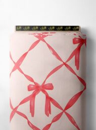 Bow others style with red colors