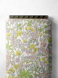 Blossom flower style with green,yellow colors