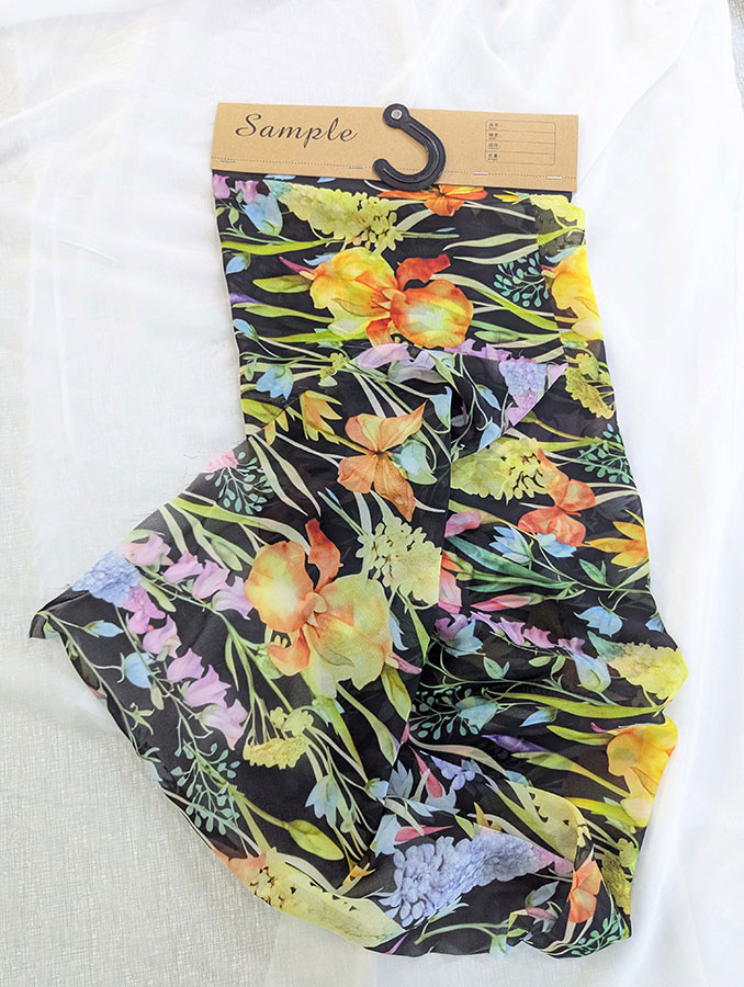 CJAQ-046.jpg Petal flower style with black,yellow colors - Image 1